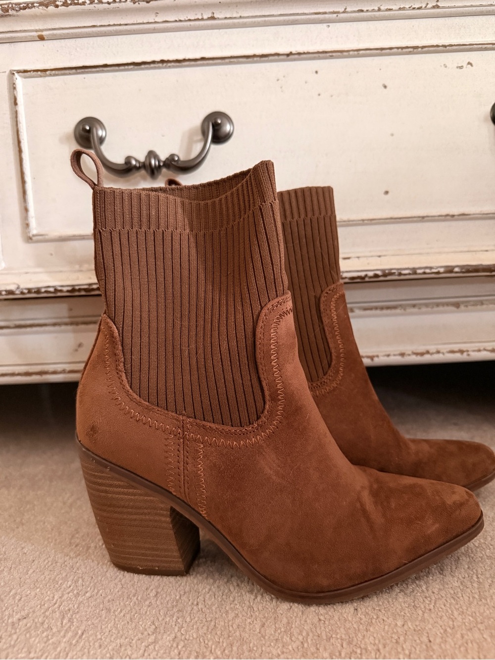 Universal Threads Brown Suede Block Heel Ankle Boots - Women's Size 6